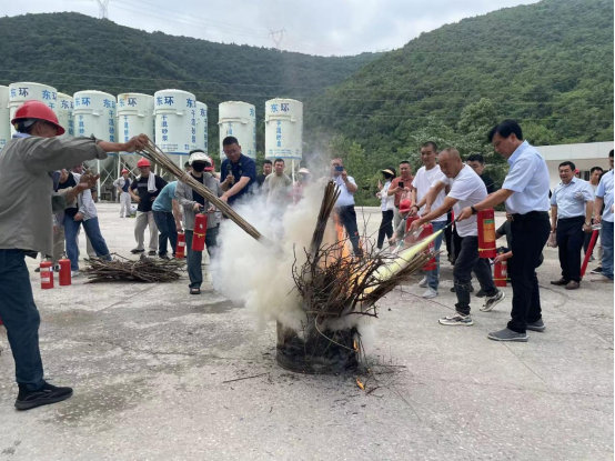 1718847220691662.png 中荊資產(chǎn)經(jīng)營(yíng)有限公司2024安全生產(chǎn)月新聞稿384.png